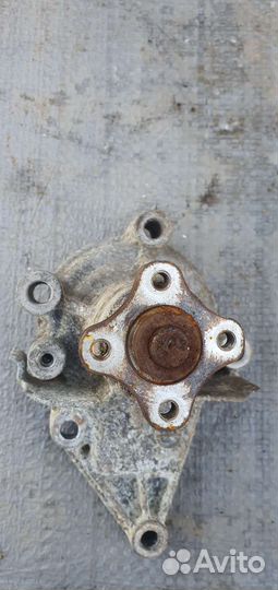 Помпа на двигатель G4 EE