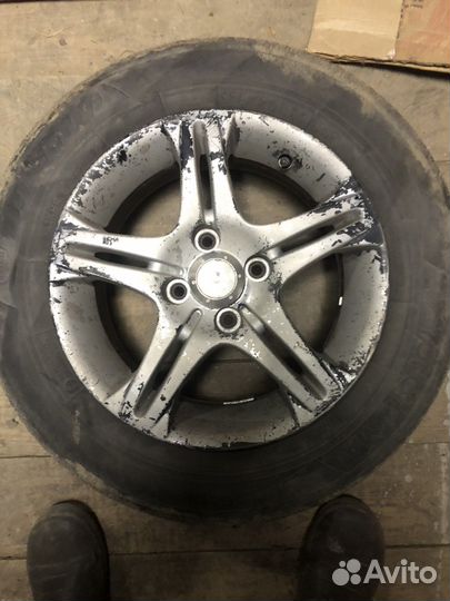 Yokohama BluEarth AE01 175/70 R14 84T