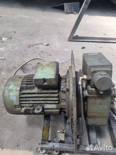 Гидронасос TGL 10868 32/10