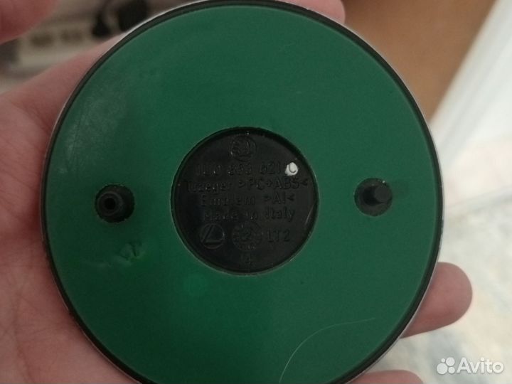 Значок оригинальный на Skoda Octavia