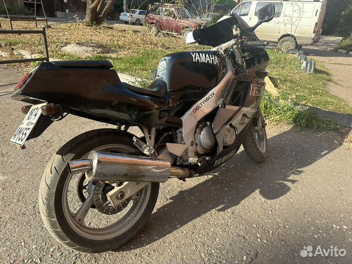 Yamaha FZR 250