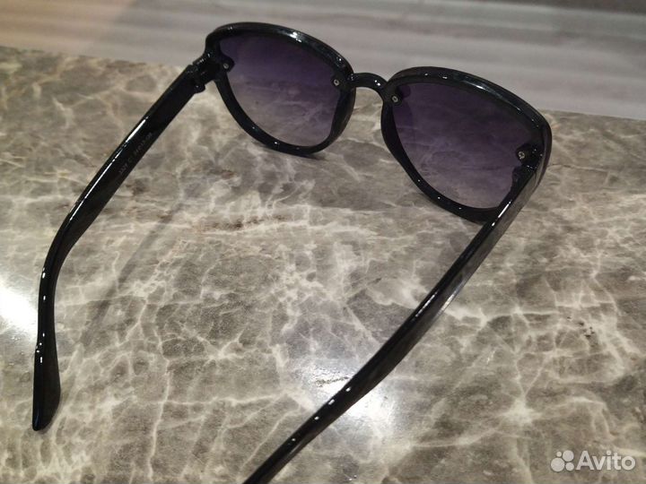 Солнечные очки женские
