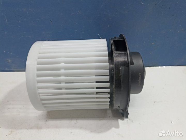 Моторчик печки Nissan Juke F15