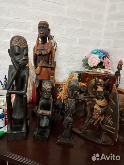 Фигурка верблюд и изделия из дерева