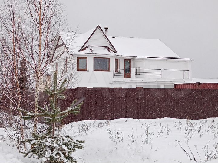 Дом 200 м² на участке 7 сот.