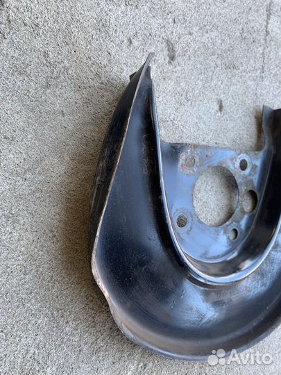 Пыльник задней ступицы Skoda Rapid