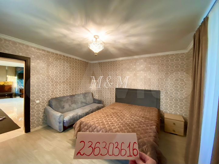 Коттедж 900 м² на участке 10 сот.