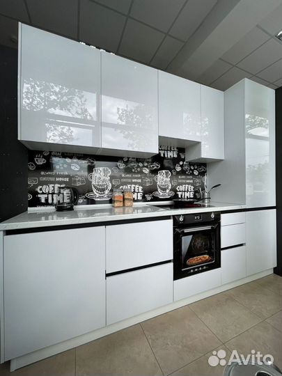 Кухонный гарнитур белый глянец Акриловые фасады мо