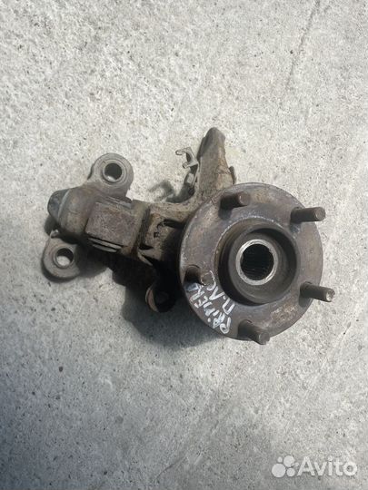 Поворотный кулак правый nissan primera p12