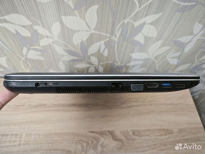 Asus VivoBook Max