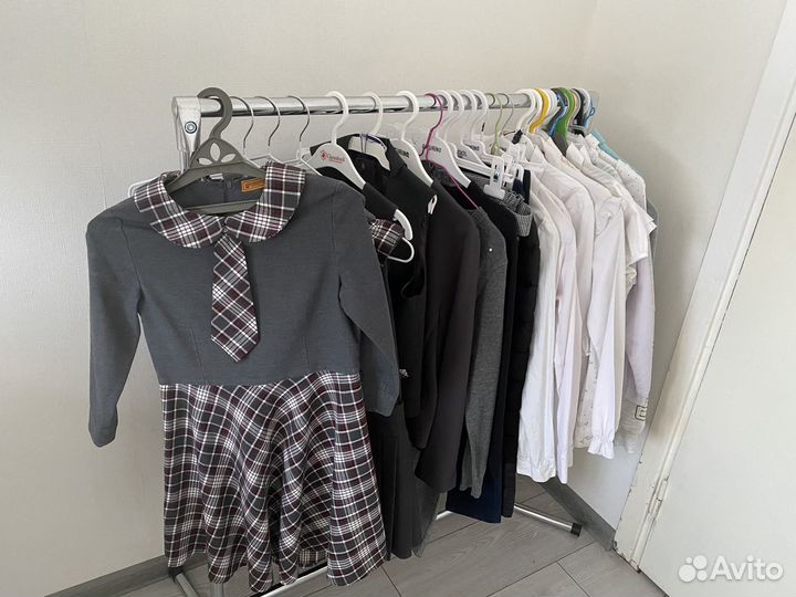 Школьное платье с галстуком