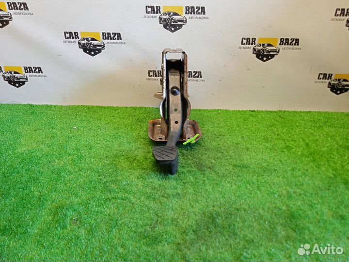 Педаль тормоза Volkswagen Caddy