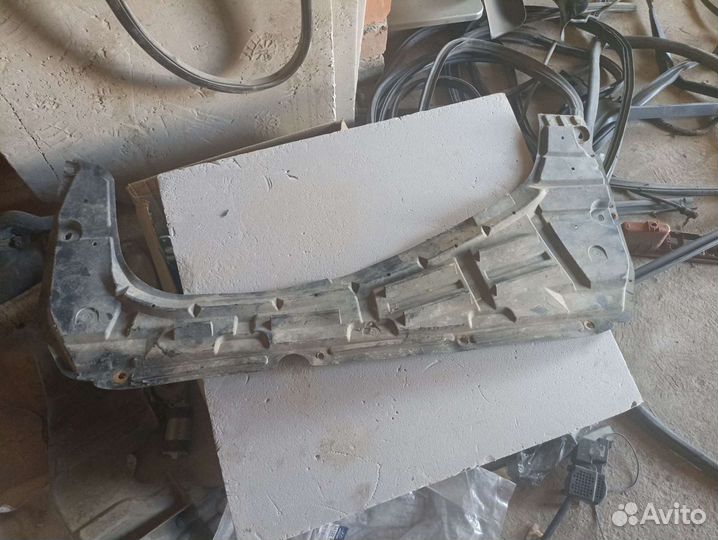 Пыльник двигателя нижний nissan Tiida 75892-EL000