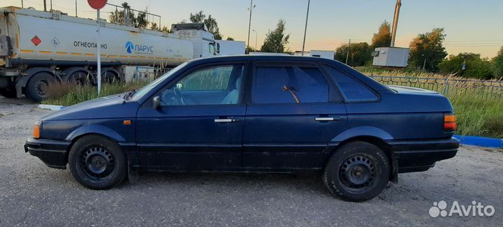 Volkswagen Passat 1.8 AT, 1990, 435 000 км