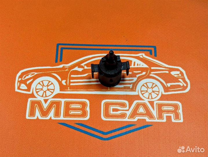Датчик температуры w124 E-class 102.982