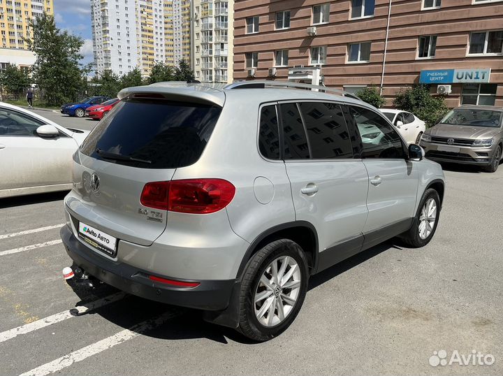 Volkswagen Tiguan 2.0 AT, 2011, 140 000 км