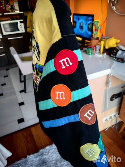 Модная мужская куртка шоколадки M&m's