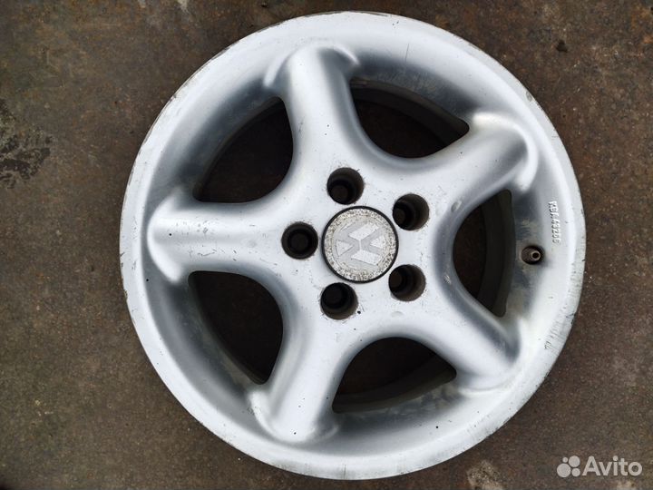 Литой диск r14