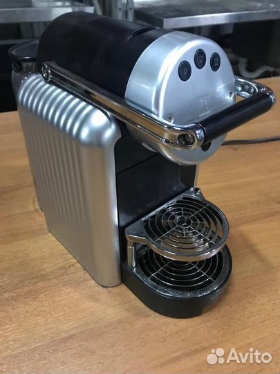 Капсульная кофемашина nespresso