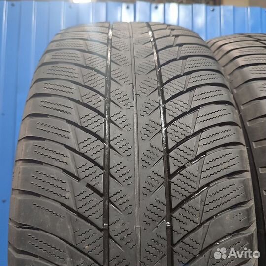 Bridgestone Blizzak LM-001 245/50 R19