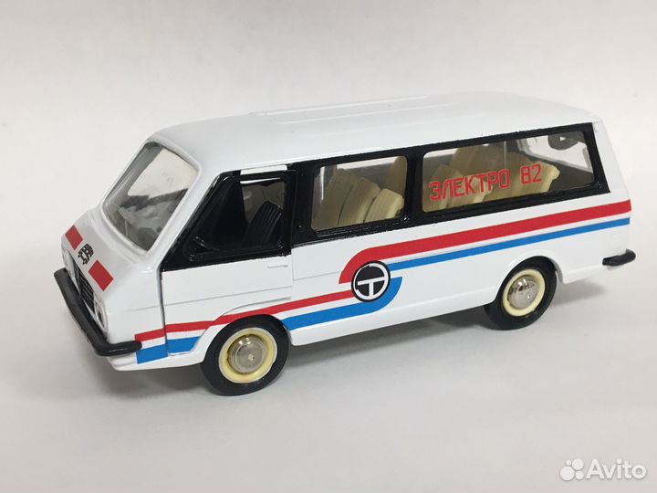 Раф 2203 Агат А18 1:43