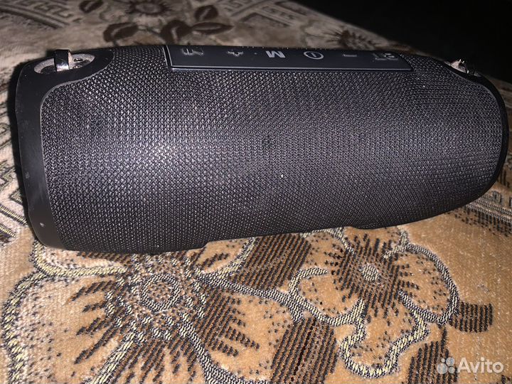 Колонка jbl в хорошем состояние