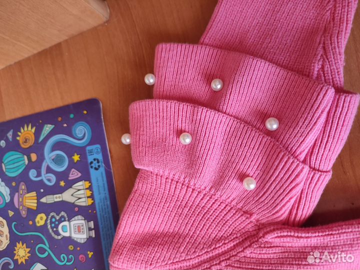 Свитер на девочку новый