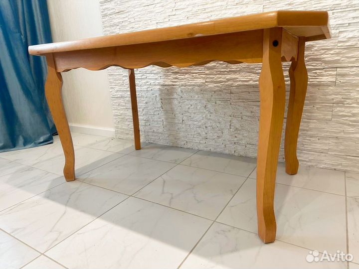 Стол кухонный