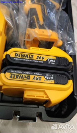 Шуруповерт Dewalt 26V с инструментами