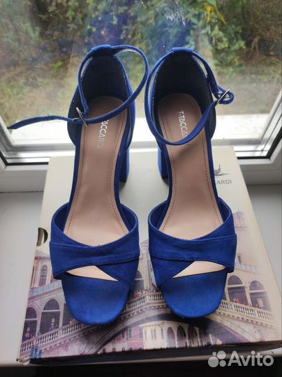 Босоножки 38