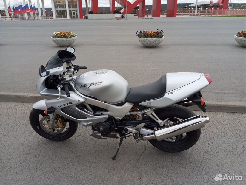 Продам honda VTR 1000