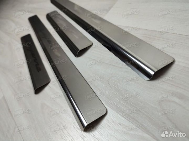 Накладки на пороги Porsche Cayenne 2002-2009