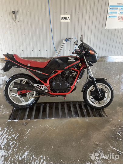 Honda vt250f