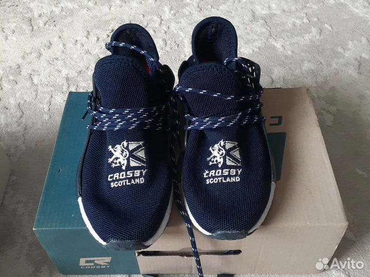 Кроссовки кросби