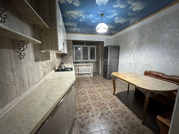 3-к. квартира, 70 м², 8/10 эт.