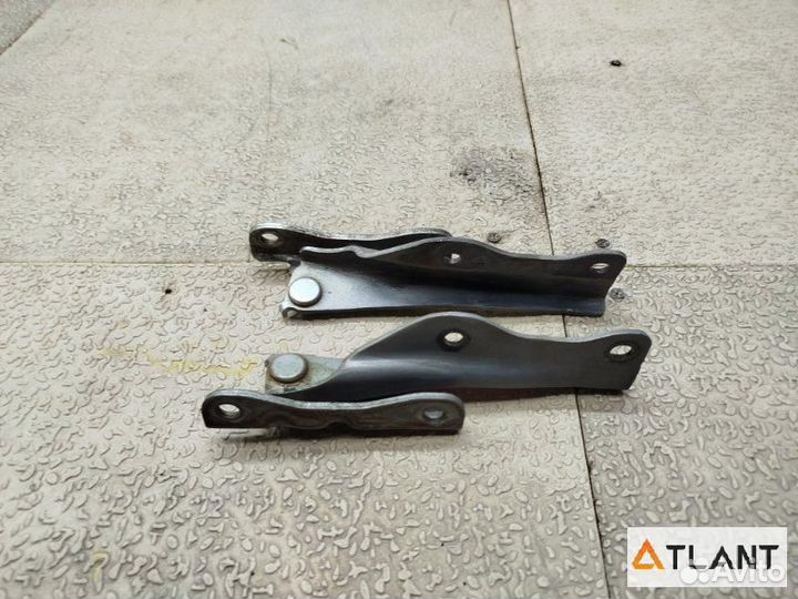 Петля капота subaru impreza