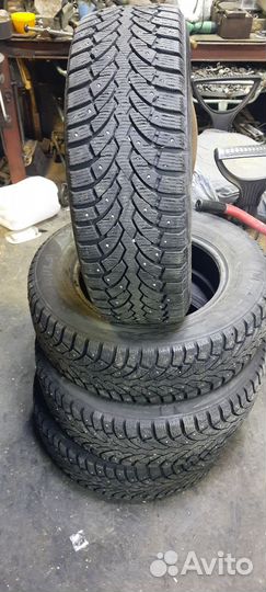 Pirelli Formula Ice 215/65 R16