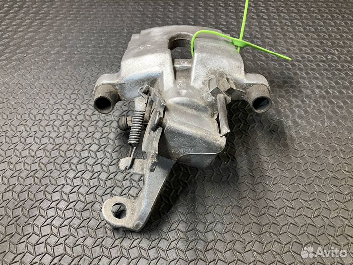 Суппорт тормозной задний левый Jaguar XJ X351 2012