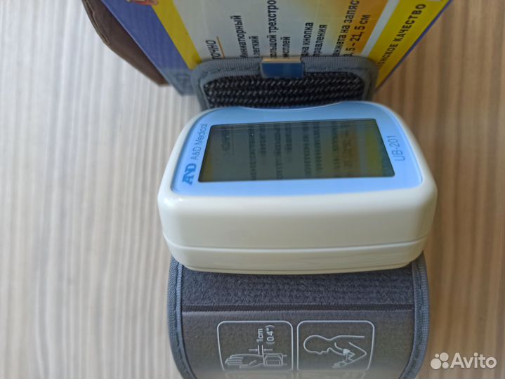 Тонометр на запястье AND UB-201