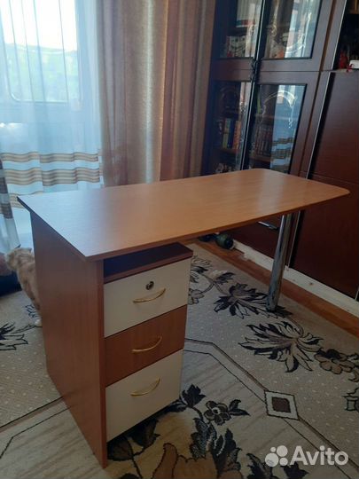 Детский письменный стол бу