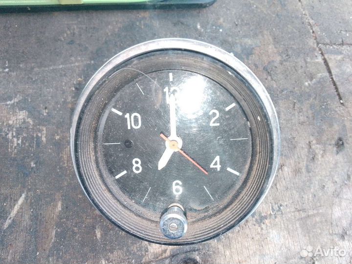Часы автомобильные