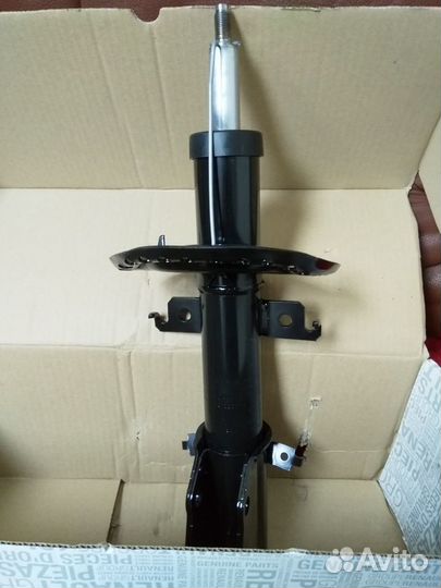 Амортизатор передний 543020572R