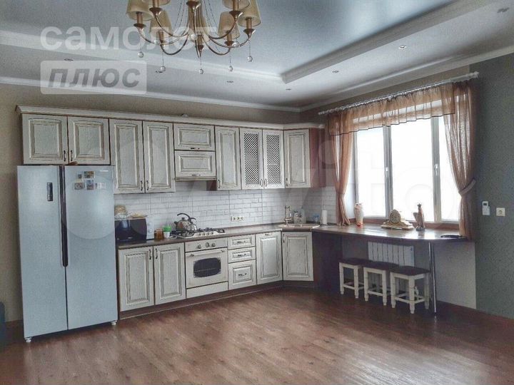 Дом 298 м² на участке 9,7 сот.