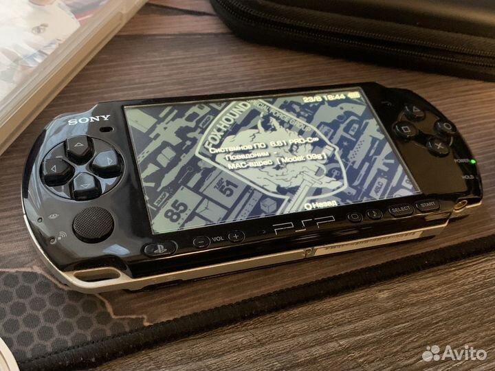 Sony PSP 3008 Piano Black 64gb 7500 игр (комплект)