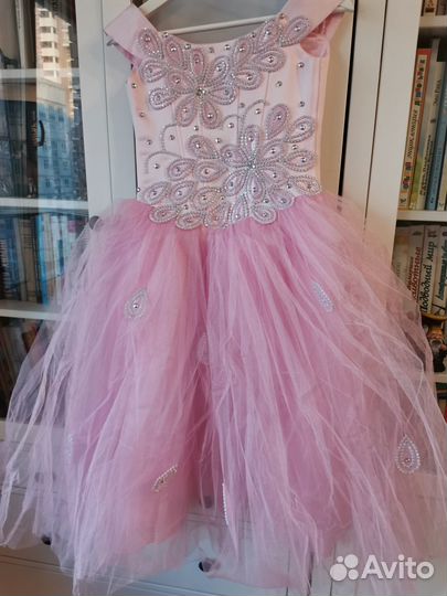 Платье праздничное 134