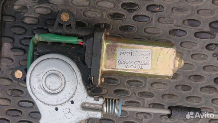 Стеклоподъемник Toyota Cresta