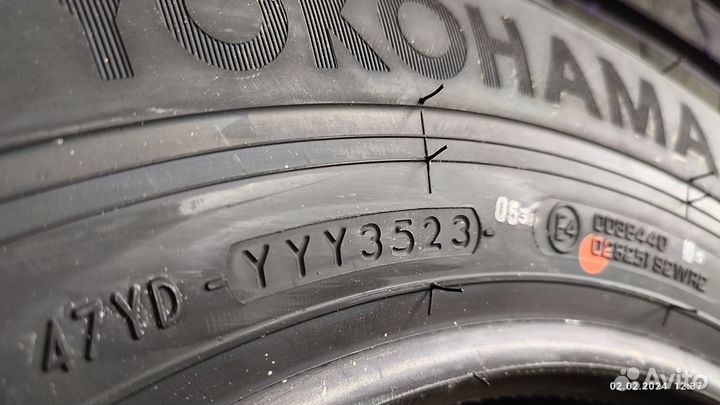 Yokohama BluEarth-Van RY55 215/75 R16C 116R