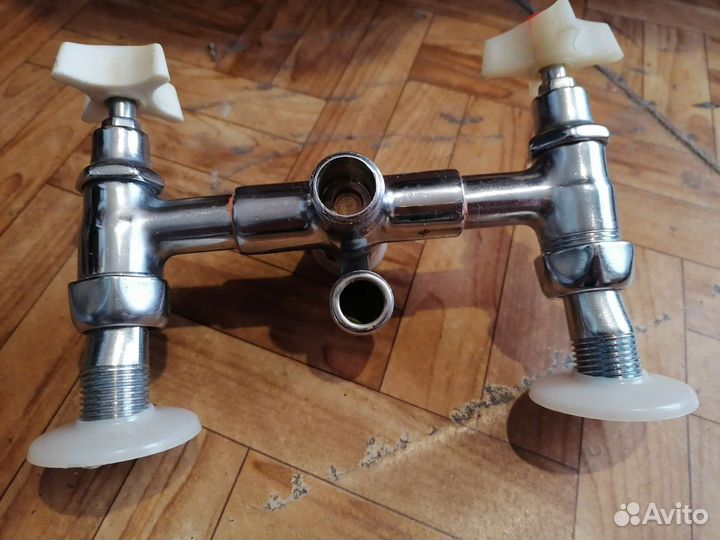 Смеситель для ванны