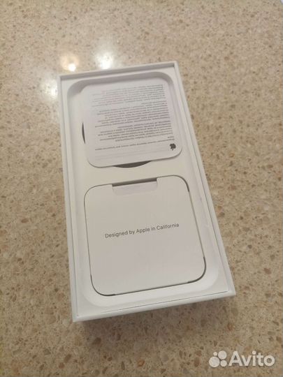 Телефон iPhone 11