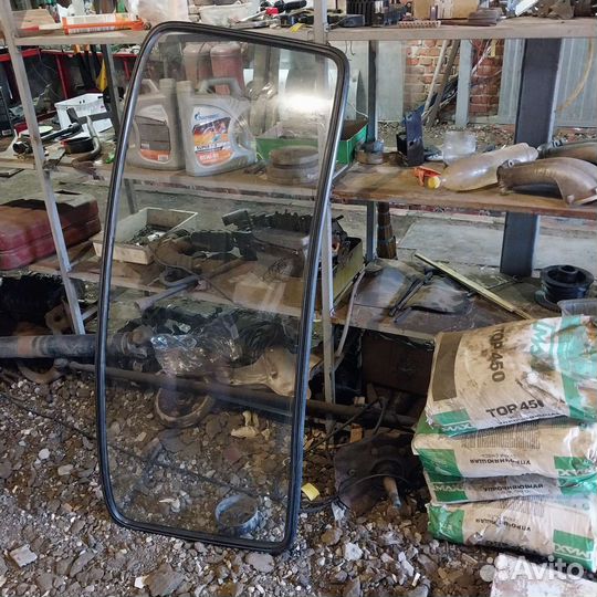 Лобовое стекло на ниву